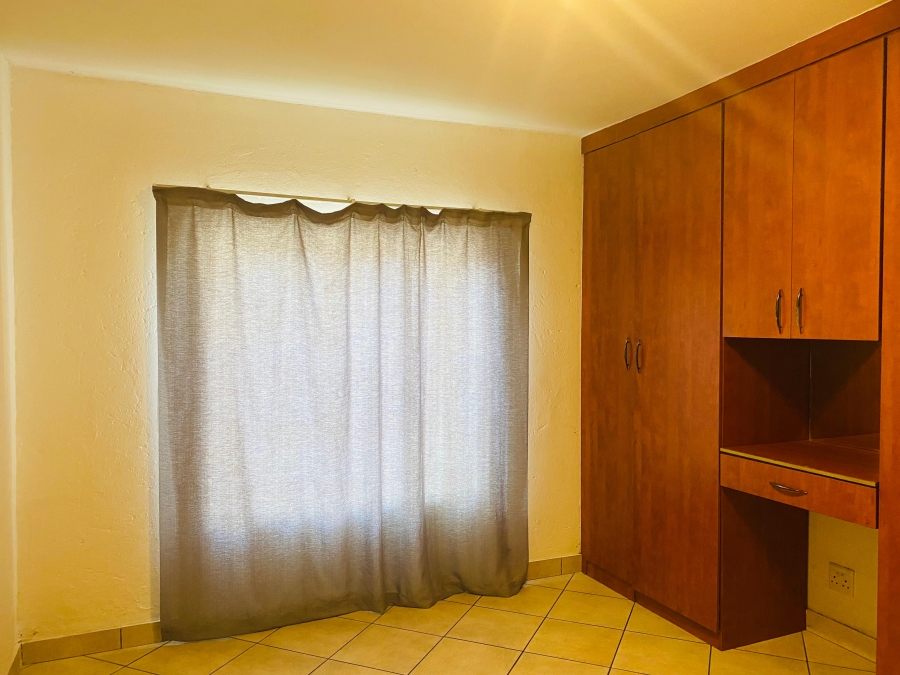 2 Bedroom Property for Sale in Waterval East North West